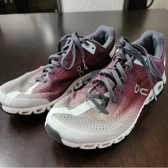 On Cloud, Cloudflow, Women's Running Shoes Size 6.5, low mileage, no damages - Picture 6 of 10